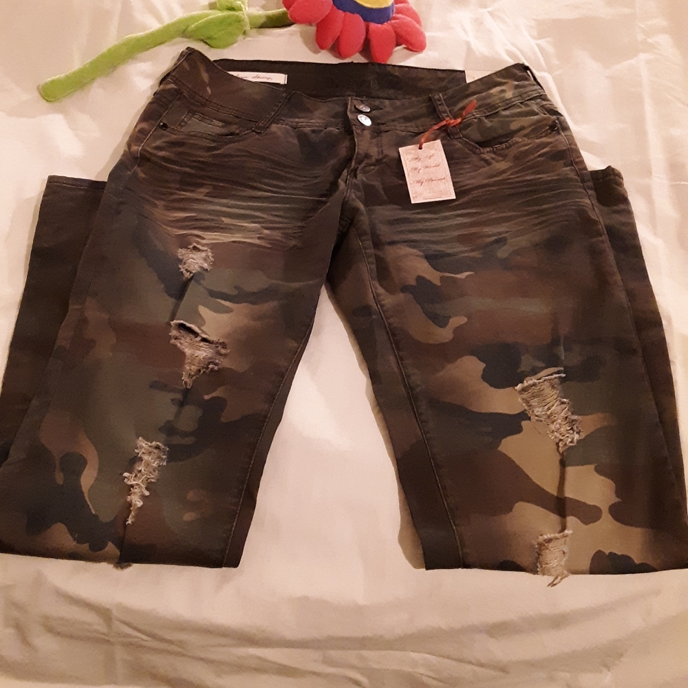 🆕️ Decree  Boy's Ripped Pants